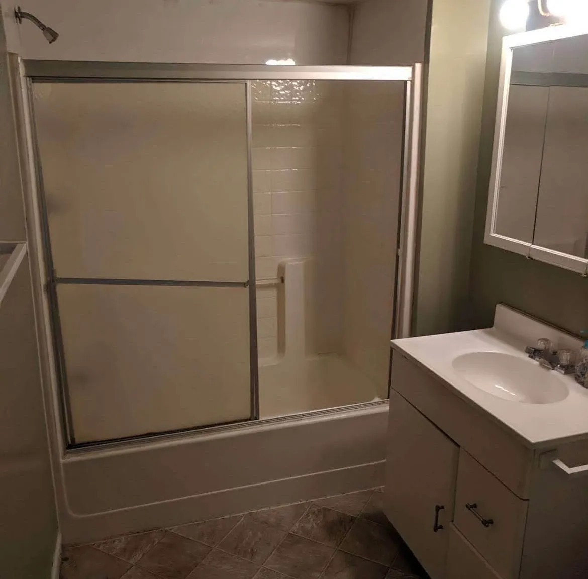 1 bed, 1200 sqft, $750 — Photo 3