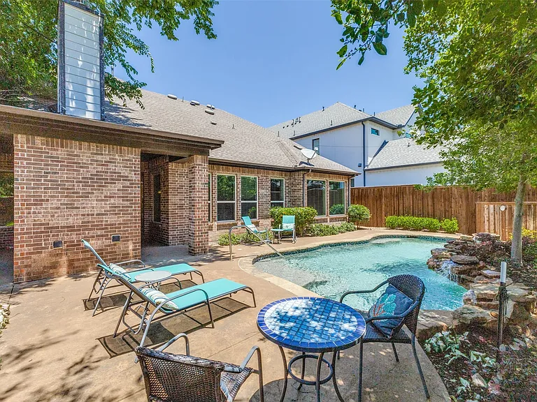 4008 N Cresthaven Rd — Photo 34