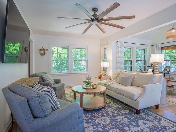 3rd image of 803 Forest Glen Blvd