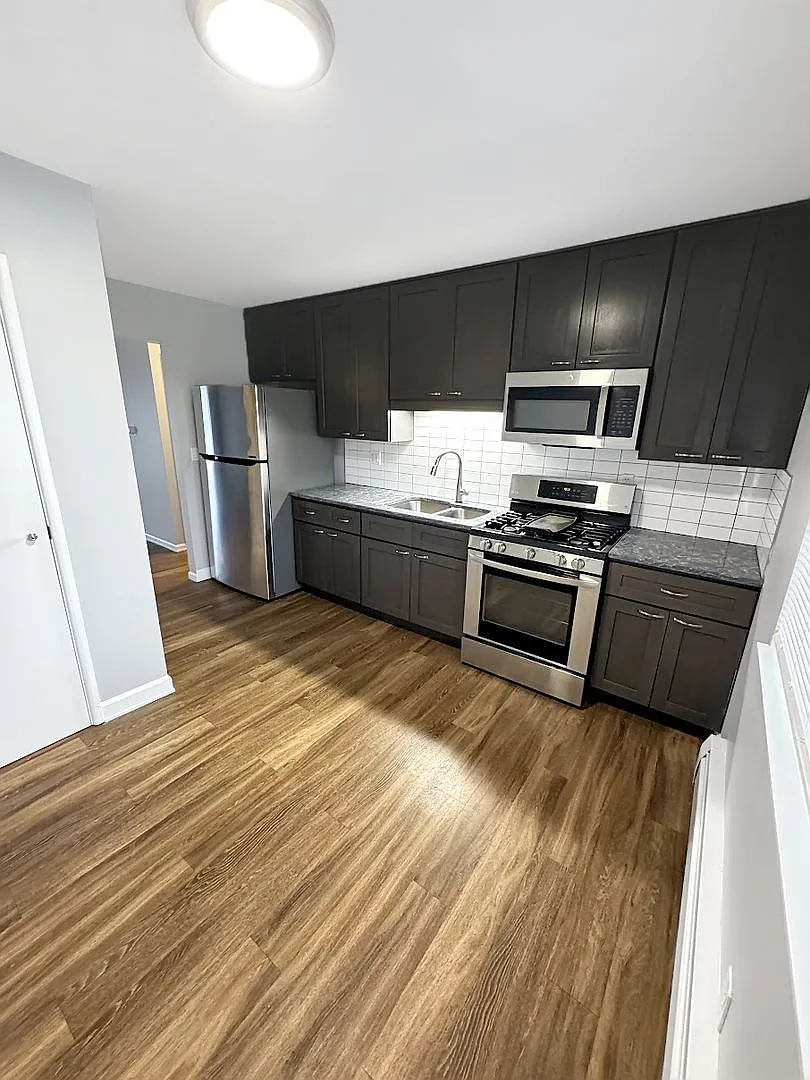 1720 Porter St SW — Photo 1