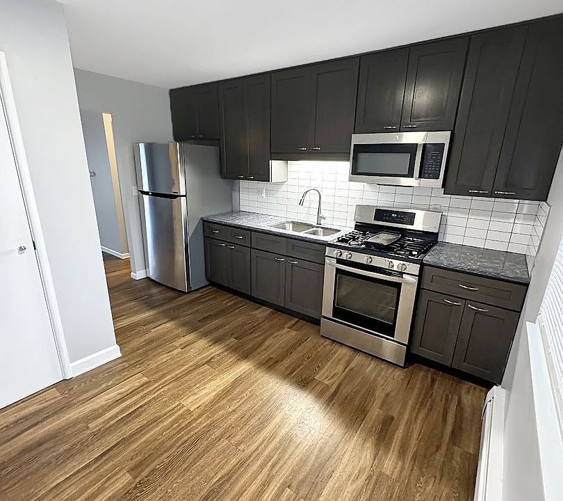 1st image of 1720 Porter St SW APT 11