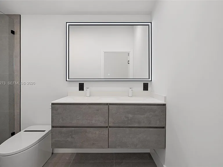 1543 SW 1st Ave — Photo 21