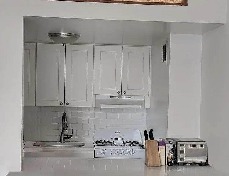 350 E 62nd St #4D — Photo 3