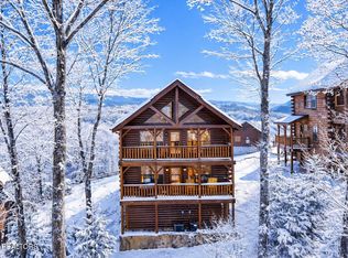 2853 White Oak Ridge Ln, Sevierville, TN 37862