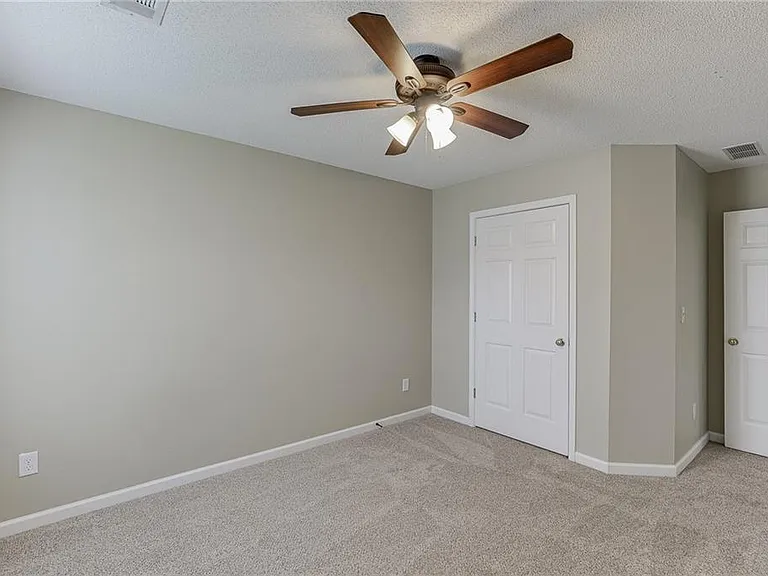305 Leatherman Ct — Photo 31