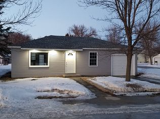 32 3rd St E, Halstad, MN 56548