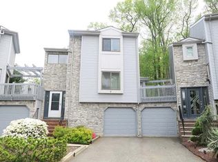 9 Viburnum Ct, East Brunswick, NJ