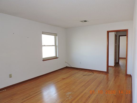 5th image of 3808 NW Meadowbrook Dr