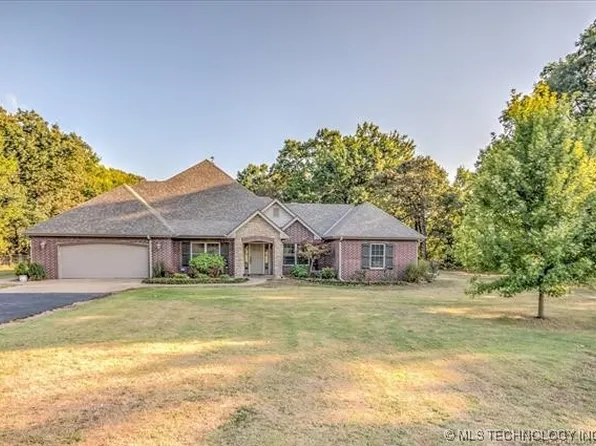 1389 Hudson Lake Rd, Bartlesville, OK 74003