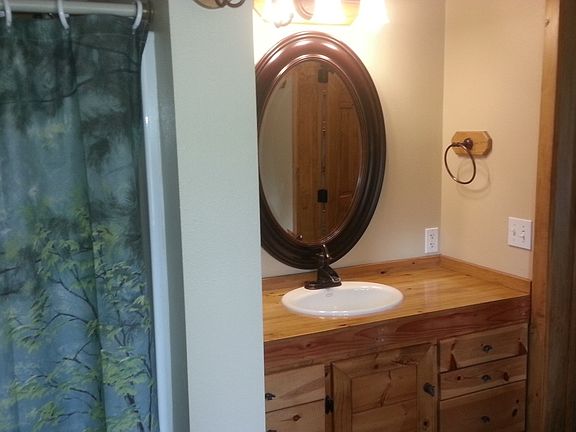 Bathroom vanity