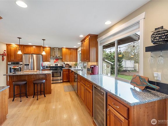 5th image of 1701 159th Street Ct E