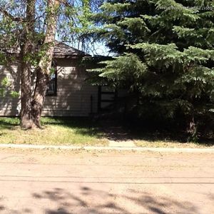404 2nd St NW, Belfield, ND, 58622