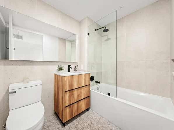 828 Metropolitan Avenue image 5 of 12