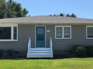 212 Oak St, Fort Atkinson, IA 52144