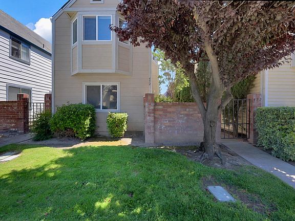 2nd image of 452 Benjamin Pl