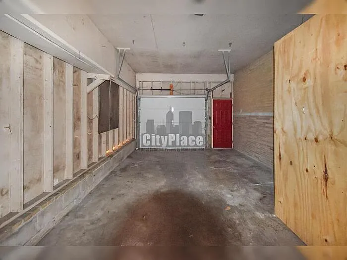 9162 E 17th St — Photo 5