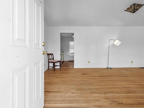 4th image of 3426 Oaklawn St