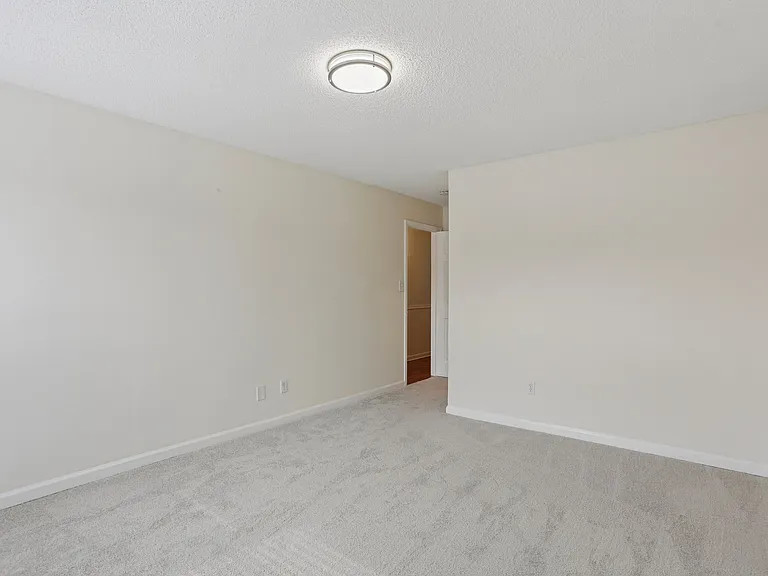 2429 Kennedy Ct — Photo 13