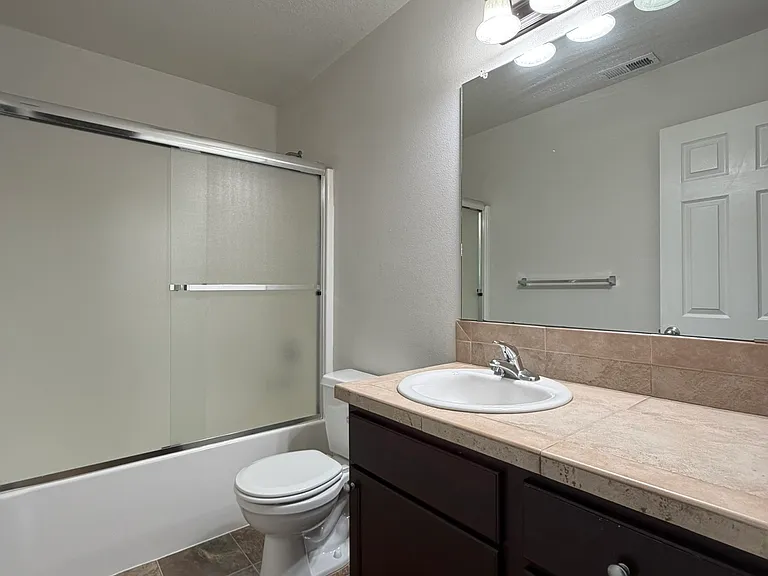 4017 NE Killingsworth St #4017 — Photo 14