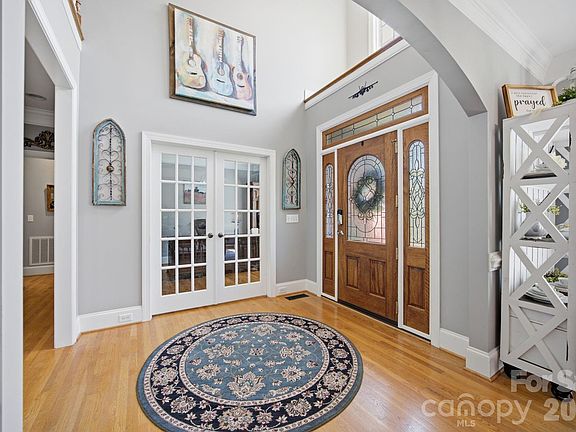 3rd image of 6263 Chamar Cir