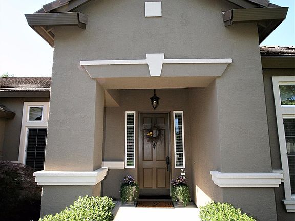 2nd image of 1116 Skyline Dr
