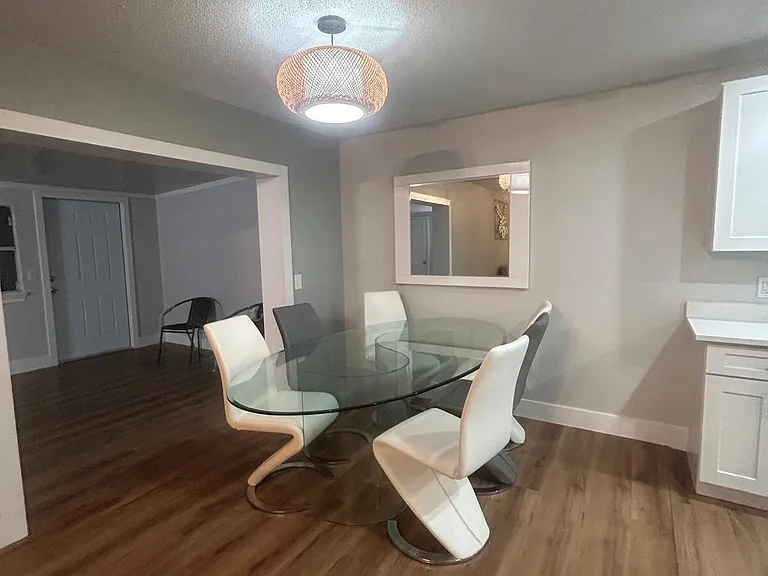 2130 Redleaf Dr — Photo 17
