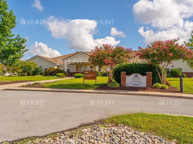 4041 Rosewood Dr — Photo 2