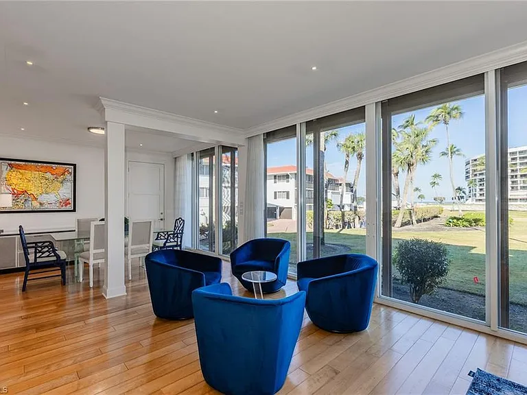 2203 Gulf Shore Blvd N #E1 — Photo 11