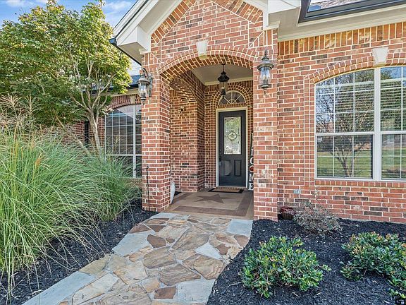 5th image of 202 Pecan Park Dr