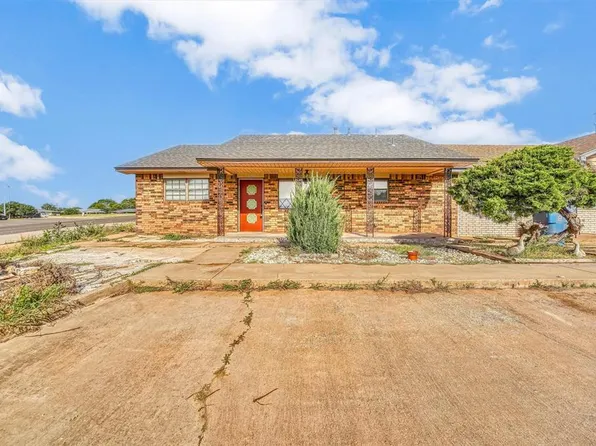 1501 Crestview Dr, Cordell, OK 73632