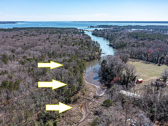2nd image of 24 Bermuda Rd