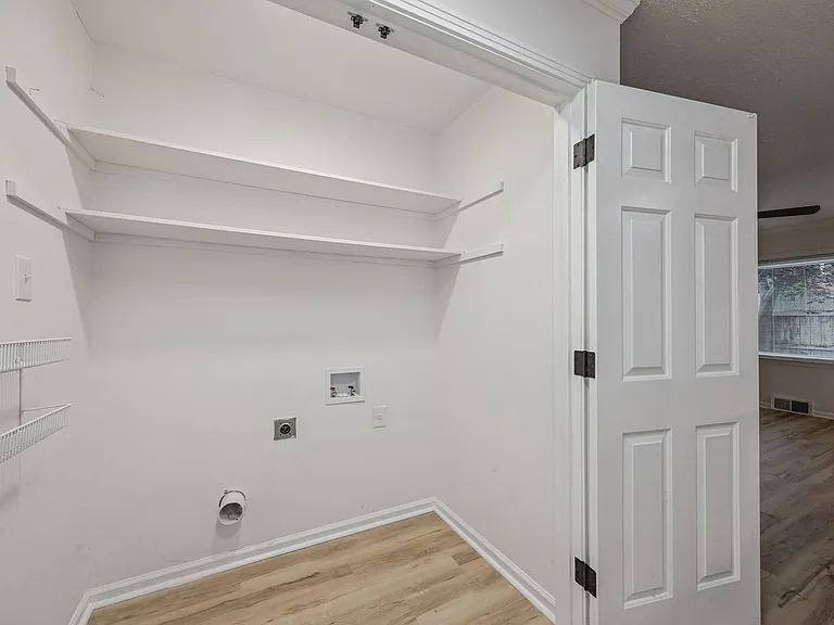 6137 Quince Rd — Photo 11