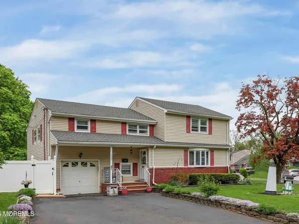 167 Crestview Drive, Middletown, NJ 07748