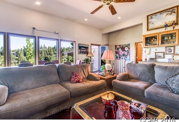 4th image of 998 Sandalwood Dr