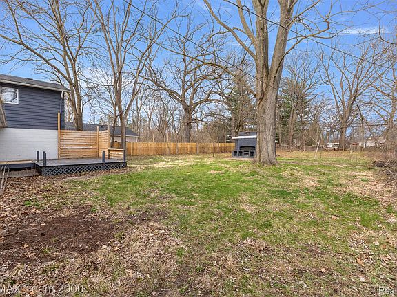4th image of 22164 Berg Rd