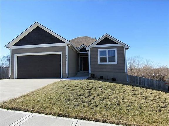 2nd image of 1402 SW Cross Creek Dr