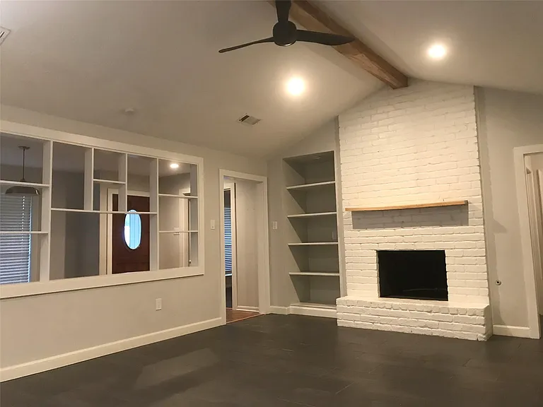 12018 Mulholland Dr — Photo 4