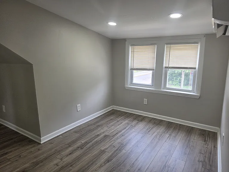 800 N Grove Ave #B — Photo 6
