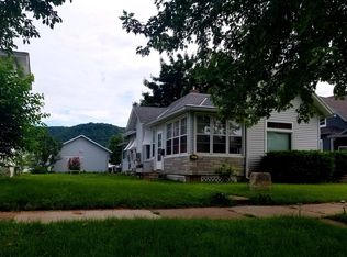 1031 W 9th St, Winona, MN 55987