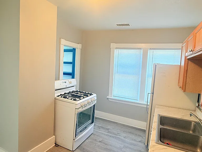 2705 Bryant Ave N #2 — Photo 4