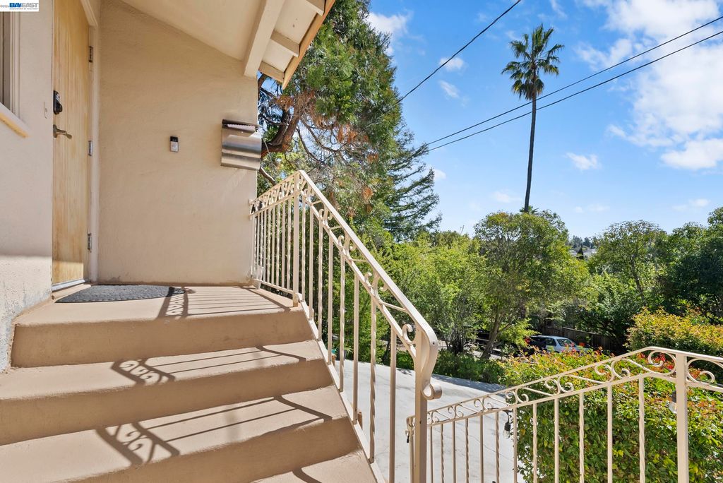 24849 2nd St, Hayward, CA - View 3