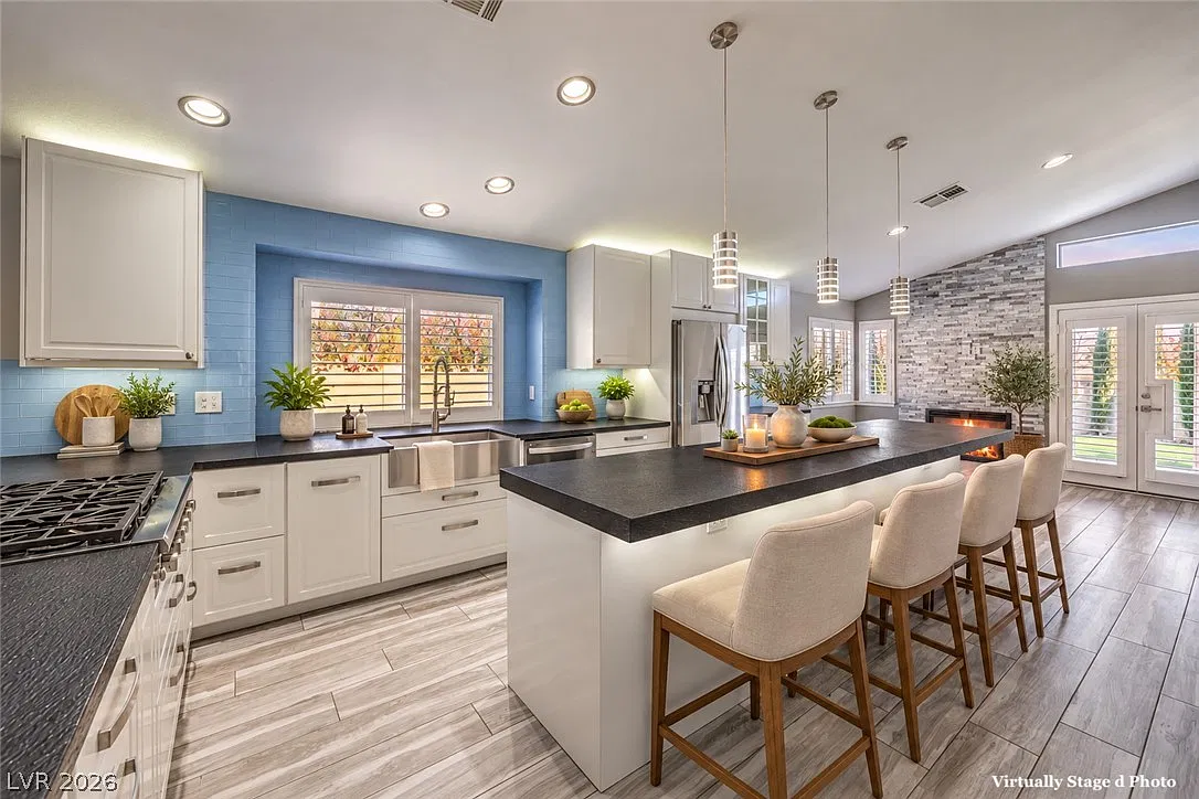 3 bed, 2.0 bath, 1539 sqft, $2,700 — Photo 1