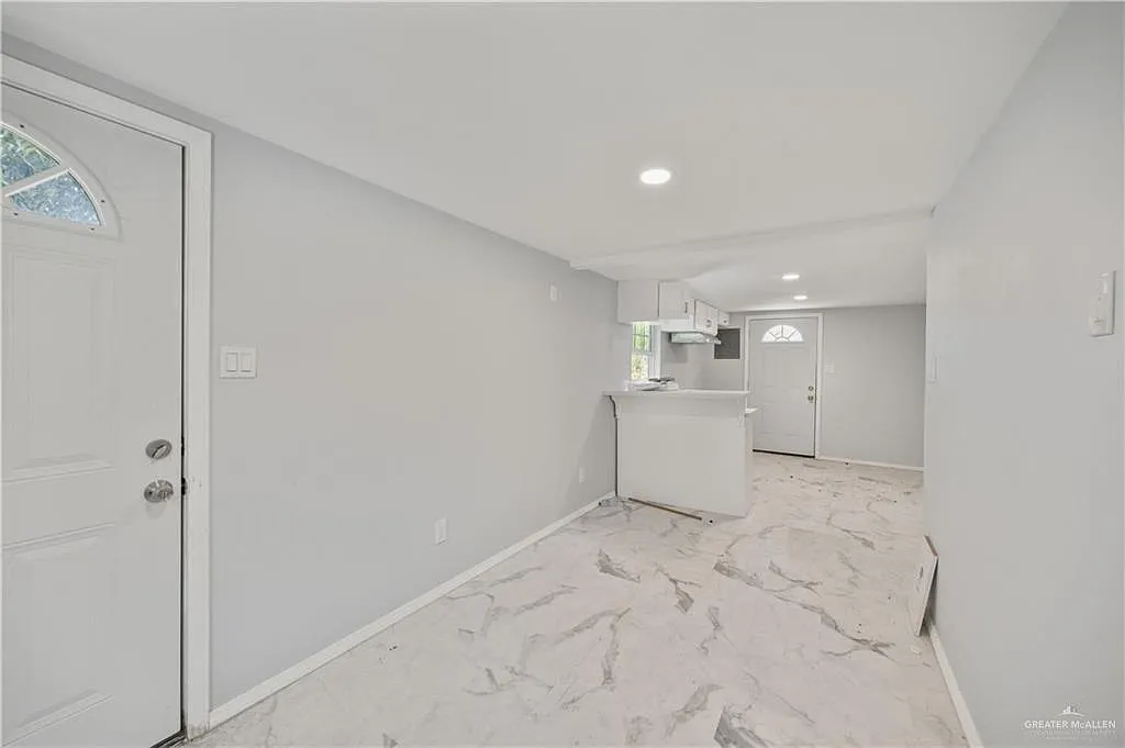 2 bed, 1.0 bath, 600 sqft, $700 — Photo 3
