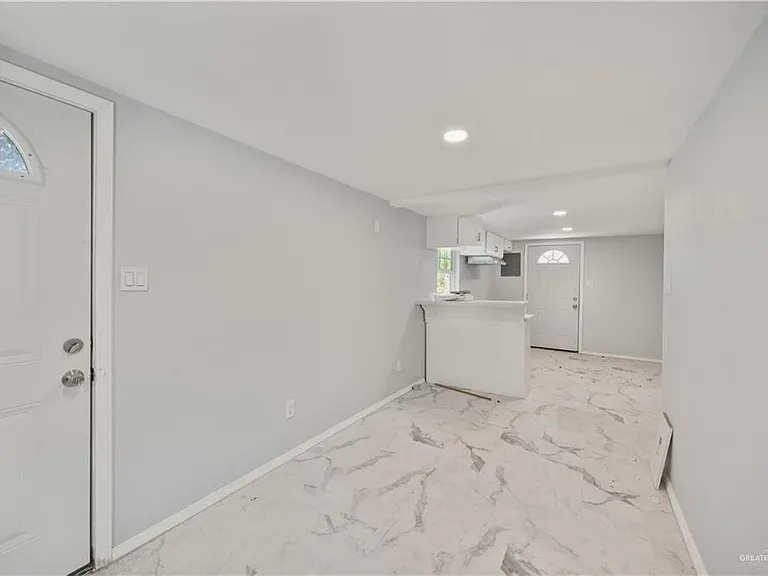 1414 N Glasscock Rd — Photo 3