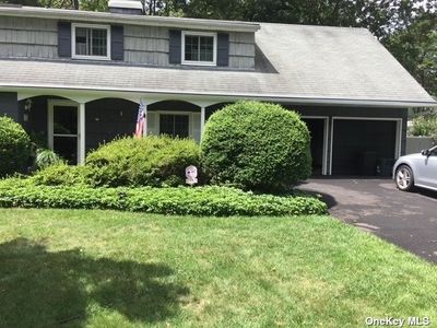 126 Morris Ave, Farmingville, NY, 11738