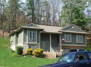 216 Meadowbrook Rd, Staunton, VA 24401