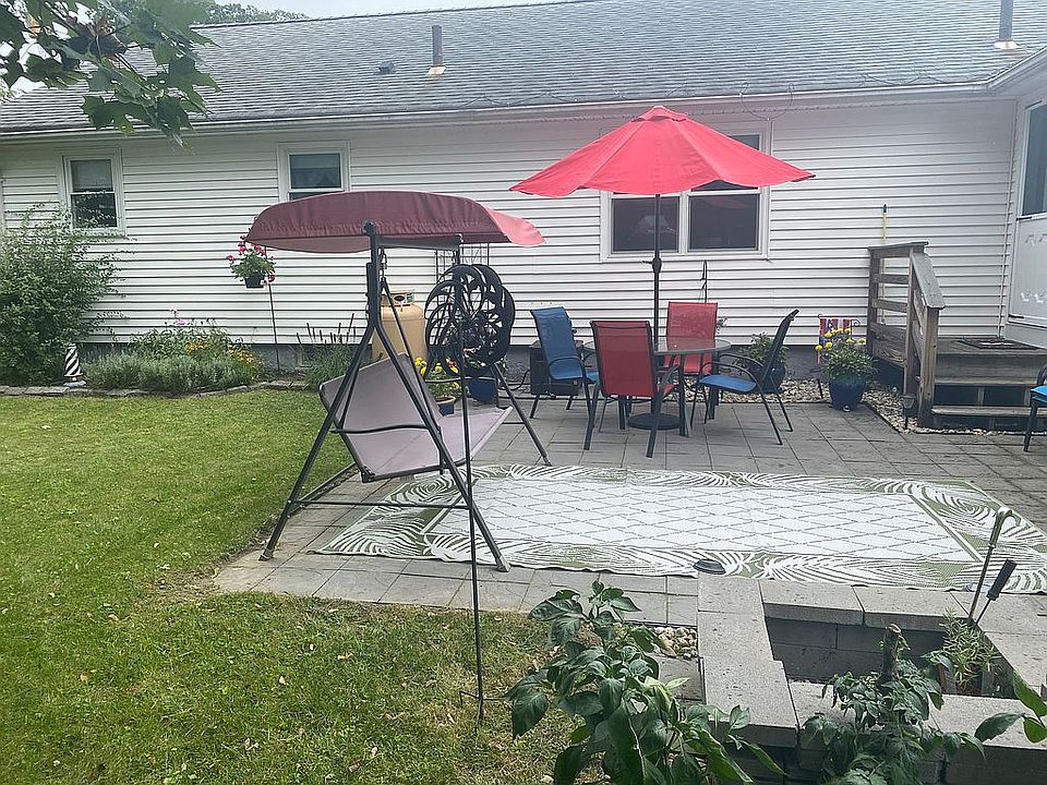 2nd image of 41 Arrowhead Ave