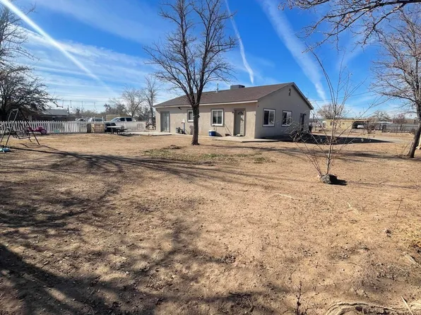228 Valley High St SW, Albuquerque, NM 87105