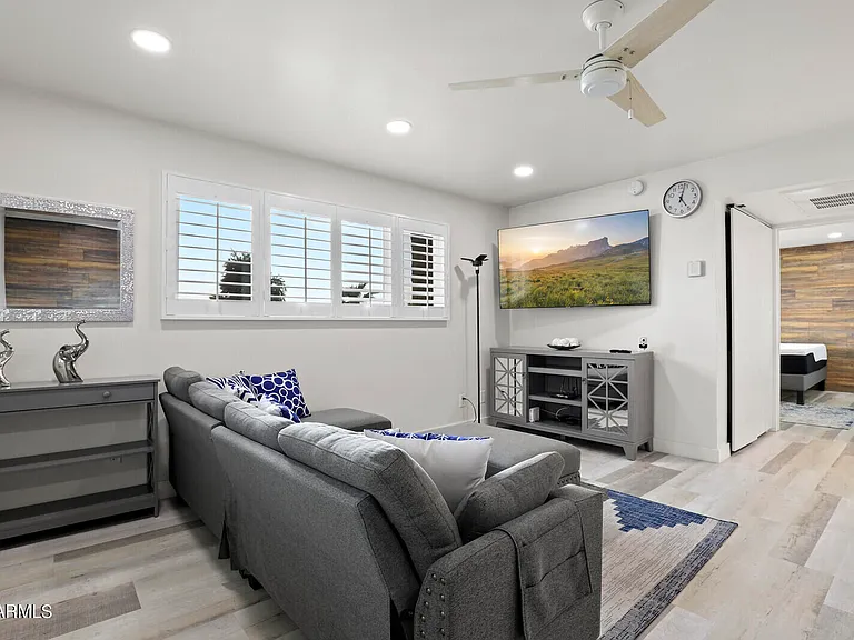 700 W University Dr #246 — Photo 4