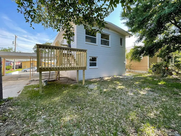 2704 E Columbus Dr — Photo 10